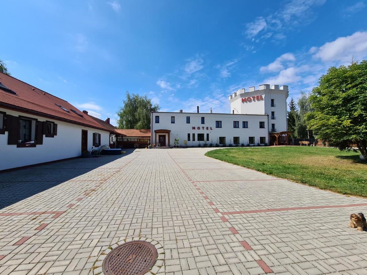 Motel I Restauracja "Pod Baszta" Naglowice Ngoại thất bức ảnh